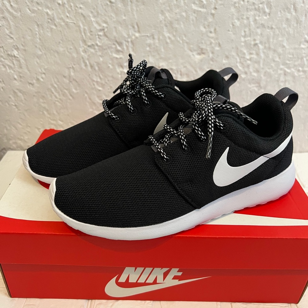 Brand new Nike Roshe One Women’s Shoe
